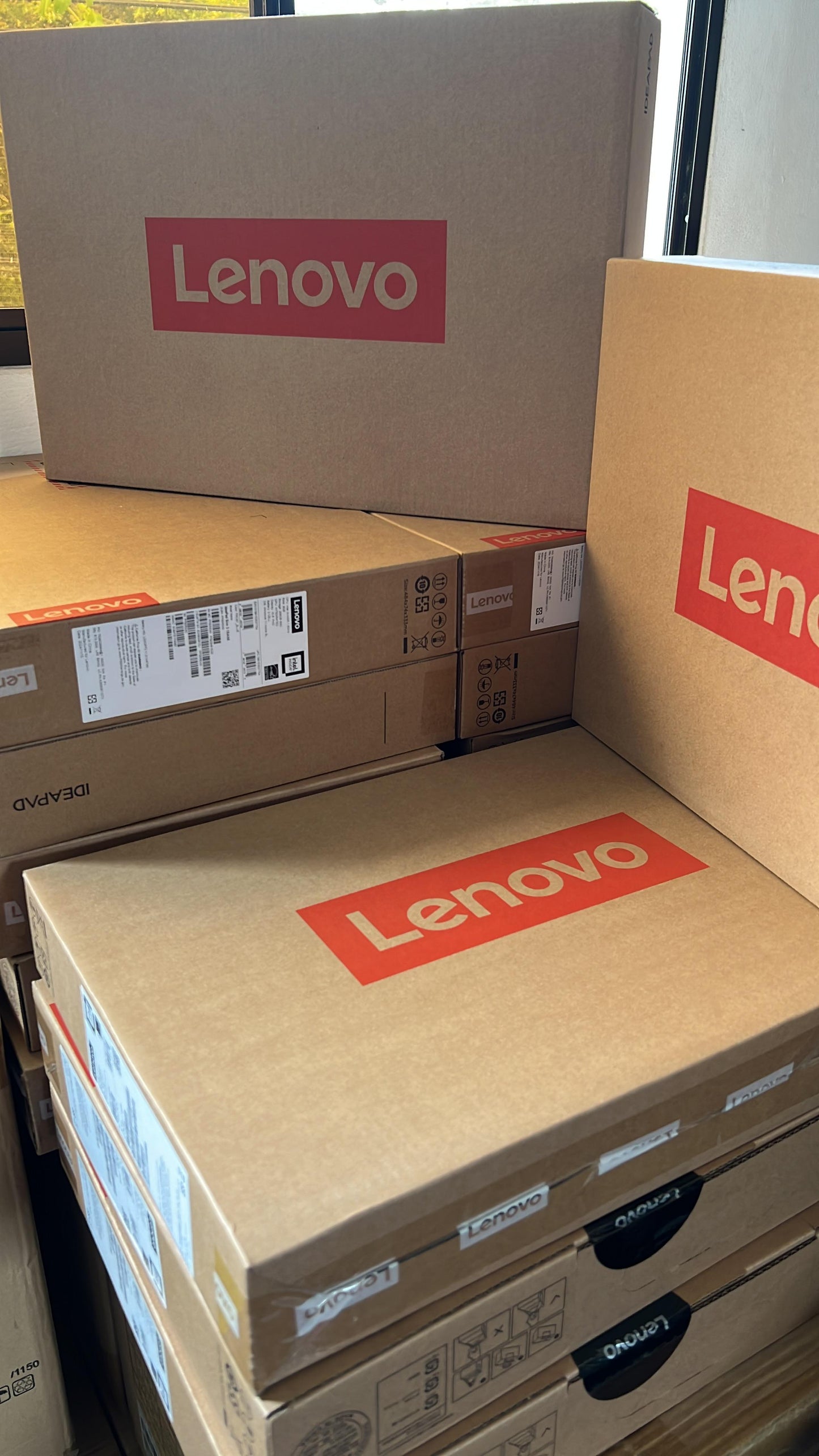 Lenovo IdeaPad Slim 3i Core i3-N305 3.80Ghz 12va generación (Producto NUEVO en caja)